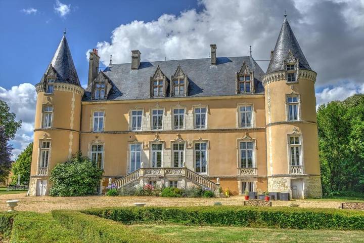 Maison d’hôte pour 3 personnes, avec vue et jardin, animaux acceptés à Saint-Denis-sur-Huisne