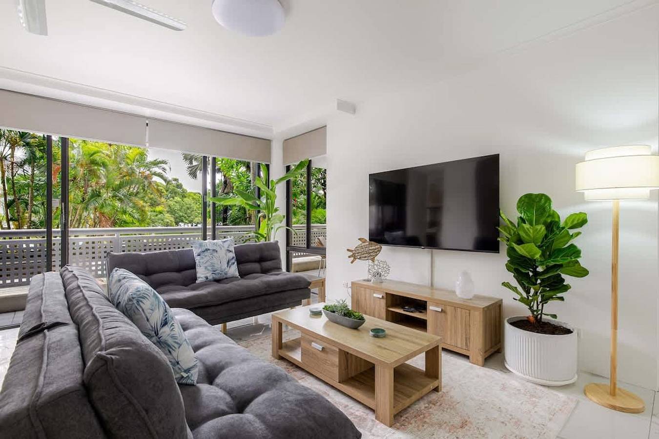 Ganze Wohnung, Easy Stay Pool  Esplanade Views in Cairns, Far North Queensland