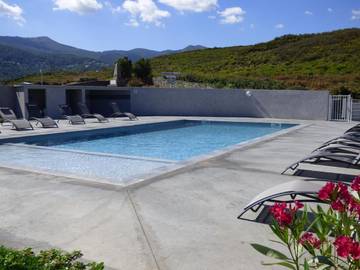Gîte pour 6 personnes, avec vue ainsi que piscine et terrasse à Olmeta-di-Tuda