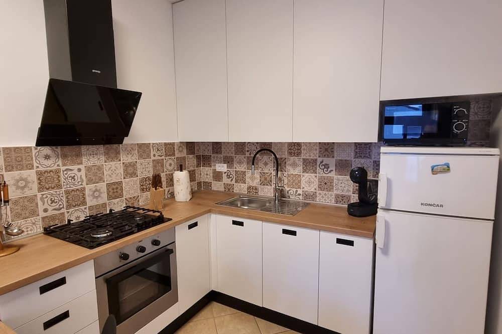 Appartamento intero, In Zentrumsnähe mit Balkon in Pula-Medulin, Pula Croazia