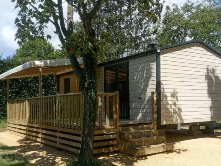 Camping pour 4 personnes, avec terrasse en Indre-et-Loire