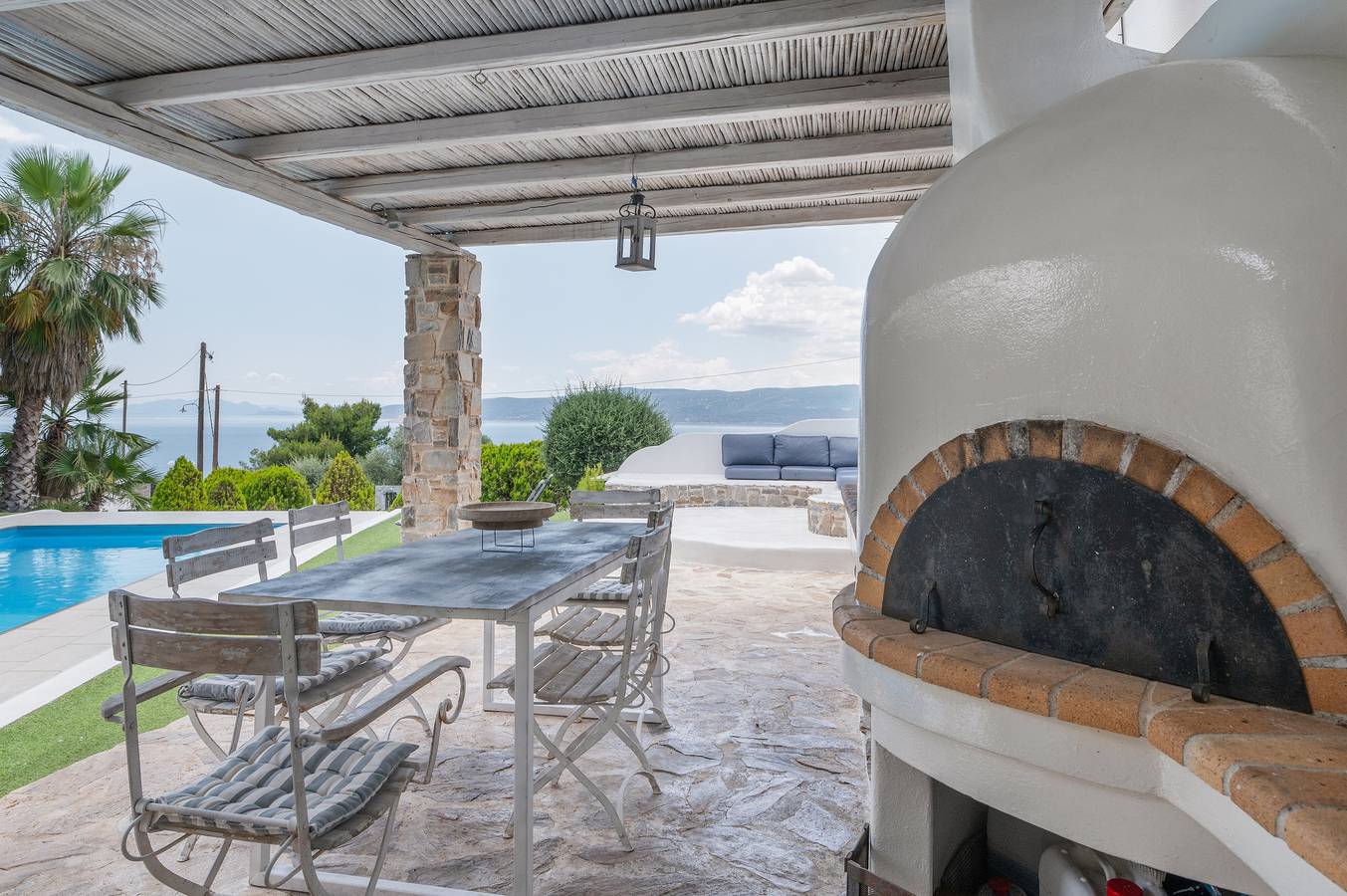 Ferienhaus 'Mykonos' mit Meerblick, Wlan und Klimaanlage in Agii Theodori, Korinthia