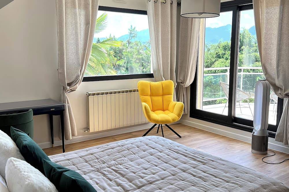 Magnifique villa 5 étoiles vue lac et montagnes climatisée in Veyrier-du-Lac, Région d'Annecy