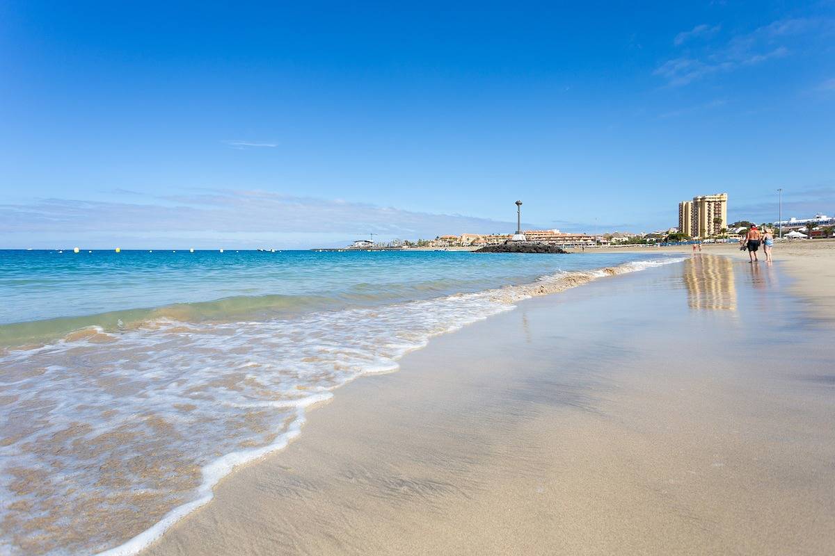 Geheel appartement, Vakantieappartement voor 6 personen met zwembad in Los Cristianos, Arona