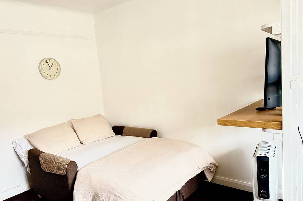 Ganze Wohnung, Family One Bedroom flat with private Kitchen in Sutton (London), London
