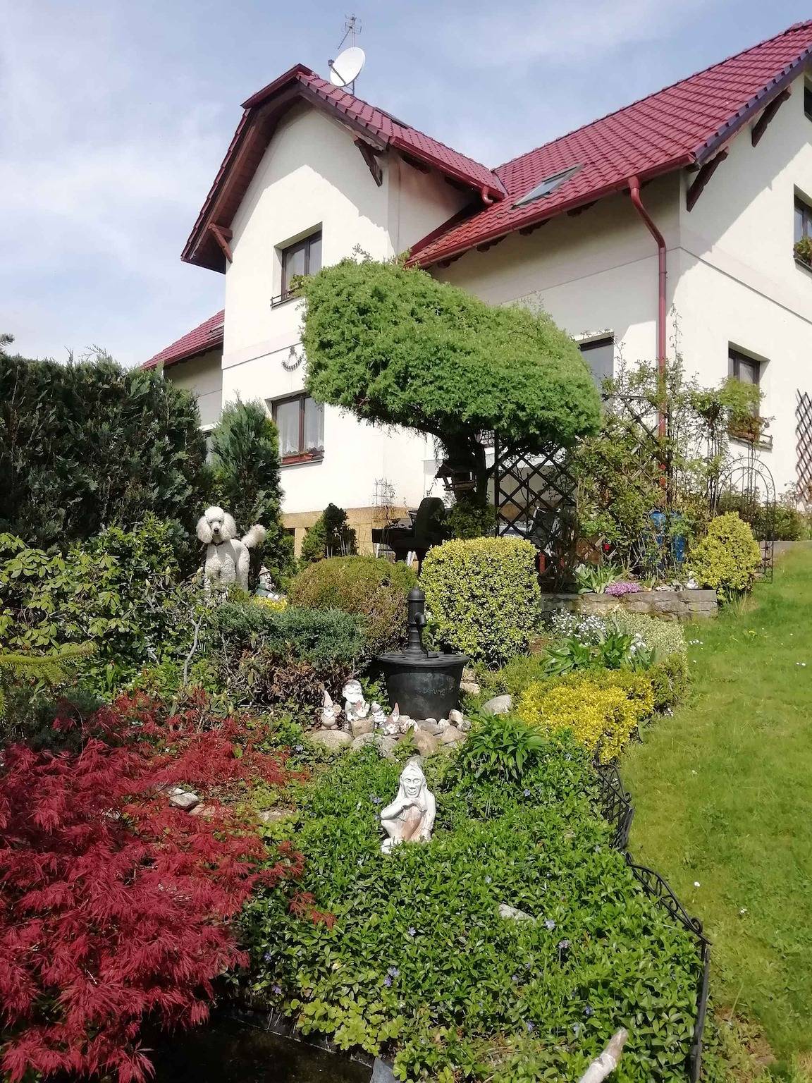Ganze Ferienwohnung, Ferienwohnung mit Außenpool an der Grenze zwischen Böhmischen Paradies und Riesengebirge  in Košťálov, Region Liberec