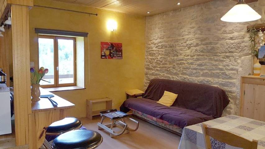 Location de vacances pour 4 personnes, avec vue et terrasse à Vertamboz - 4