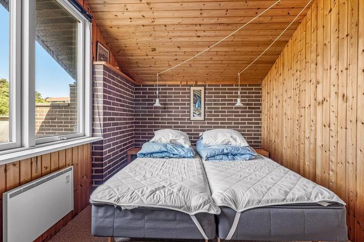 Well-maintained retro summer house from the 1970s in Hvide Sande, Holmsland Klit