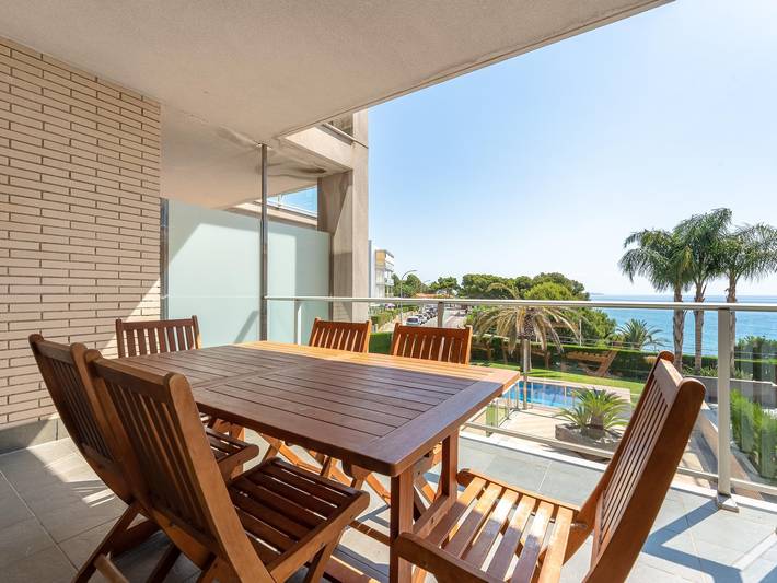 Gîte pour 6 personnes, avec jardin ainsi que piscine et vue sur l’océan, adapté aux familles à Miami Platja - 3