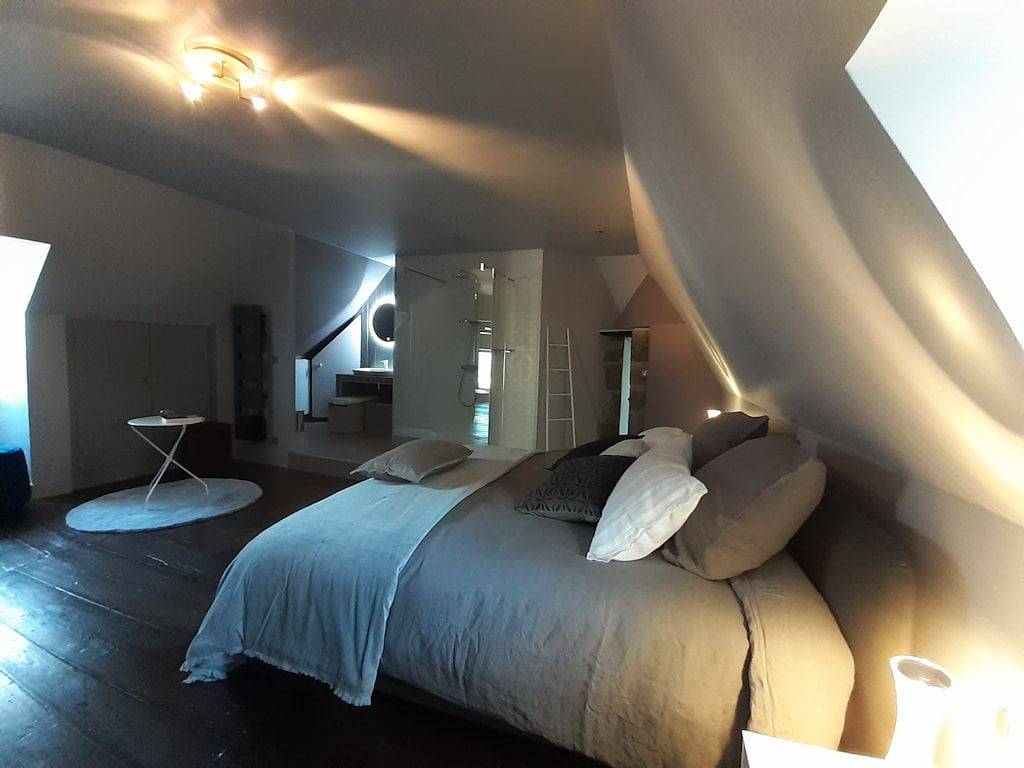 Maison du Chevalier des Huttes - Chambre à la Grande Cheminée in Vic-sur-Cère, Région d'Aurillac