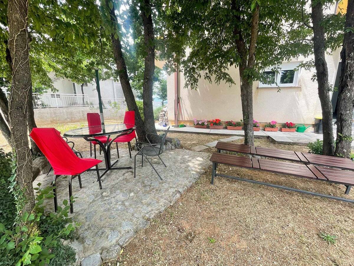 Appartement entier, Charmant appartement de 130 m², à seulement 2 km de la plage de Vodna in Jadranovo, Primorje-Gorski Kotar
