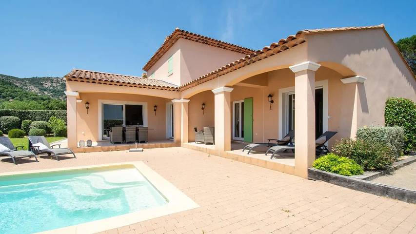 Maison de vacances pour 9 personnes, avec jardin et piscine à Le Plan-de-la-Tour