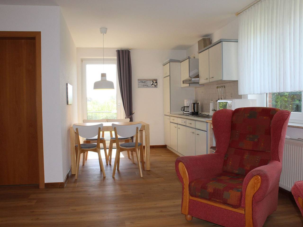Ganze Ferienwohnung, Schwalbennest - Fewo 1 - Fewo 1 in Nordstrand (Gemeinde), Nordstrand