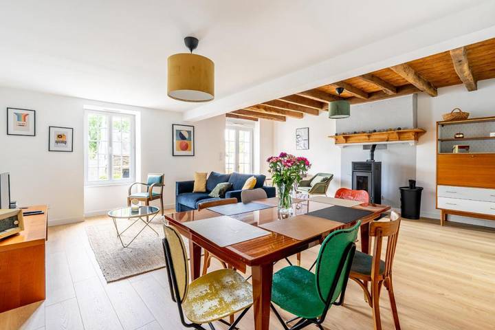 Location de vacances pour 6 personnes, avec terrasse et jardin à La Chapelle-de-Brain - 2