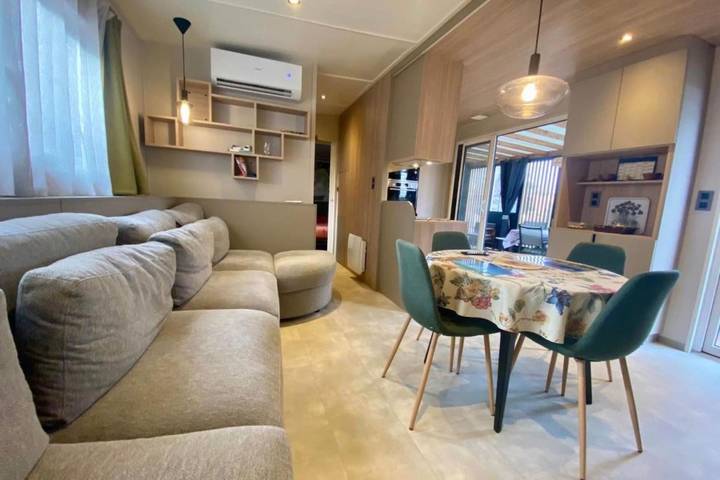 Appartement de vacances pour 6 personnes, avec piscine et terrasse, adapté aux familles