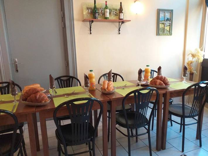 Hôtel pour 4 personnes, avec terrasse à Cosne-Cours-sur-Loire - 2