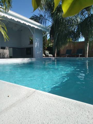 Villa pour 7 personnes, avec piscine ainsi que terrasse et jardin en Martinique