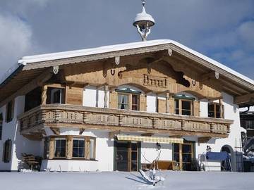 Ferienwohnung für 4 Personen, mit Pool und Ausblick sowie Balkon am Kaiserwinkl