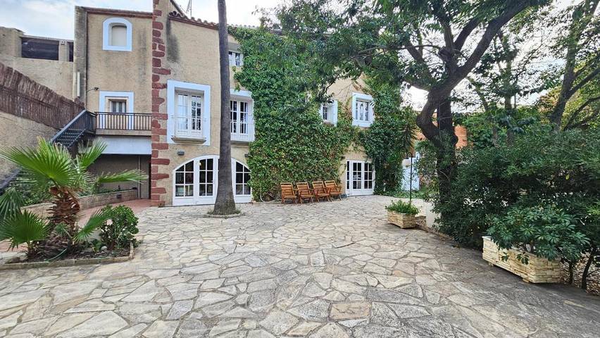 Casa rural para 24 personas, con balcón además de jardín y vistas en Vilanova de Escornalbou