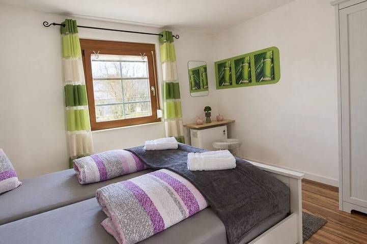 Ganze Wohnung, Gemütliche ****-Sterne Ferienwohnung mit großem überdachtem Balkon in Schuttertal, Ortenaukreis