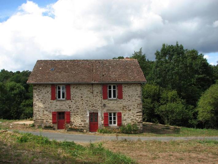 Location de vacances pour 5 personnes, avec terrasse, animaux acceptés à Dournazac