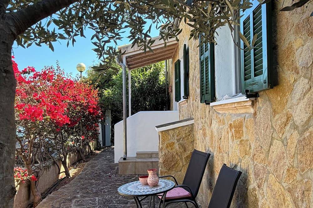 Ruhig gelegenes 4-Personen Ferienhaus mit Garten, Dachterrasse mit Meerblick in Bonaire, Alcúdia