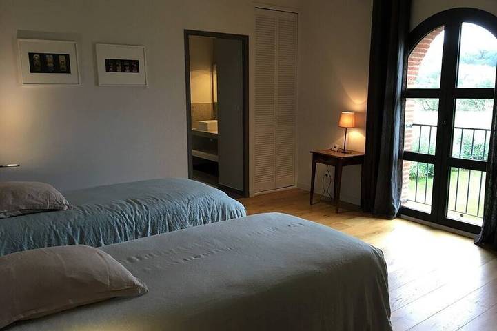 Gîte pour 12 personnes, avec jardin à Ortaffa - 4