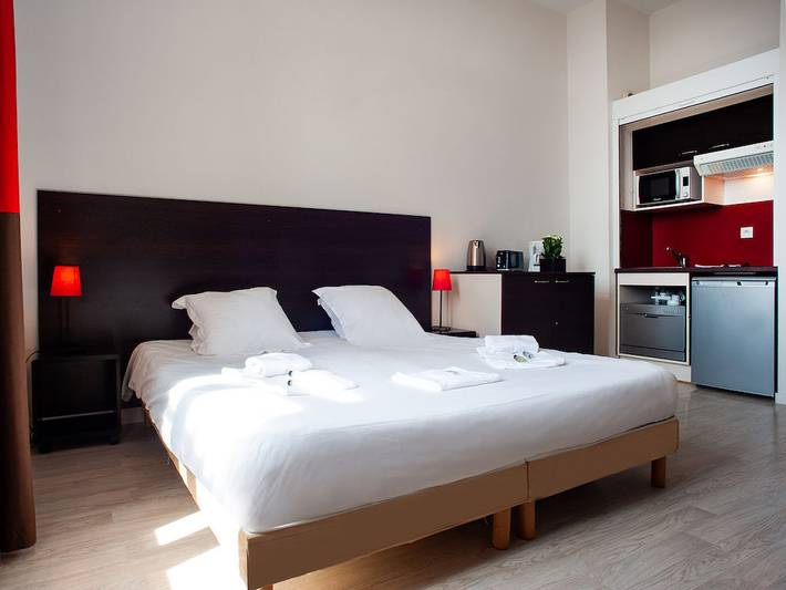 Gîte pour 2 personnes, avec piscine à Dinan - 2