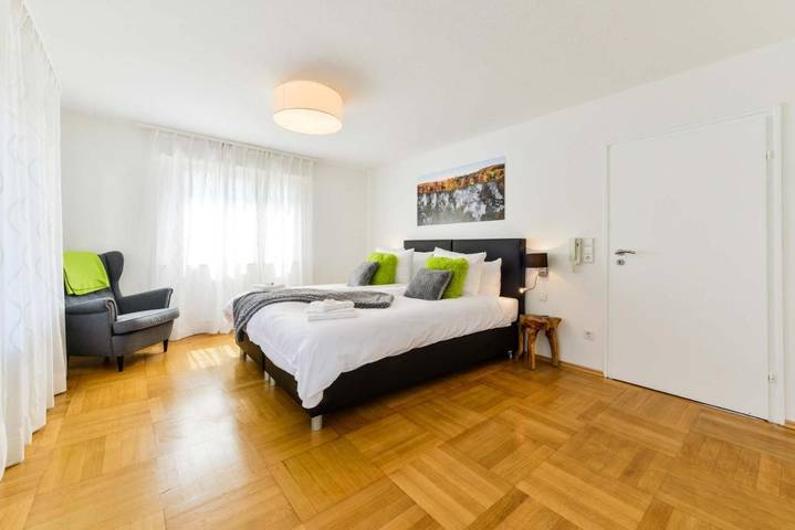 Ferienhaus für 9 Personen, mit Ausblick und Garten, mit Haustier in Bad Urach