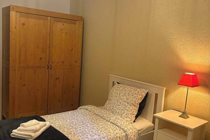 Location de vacances pour 18 personnes, avec terrasse et jardin, animaux acceptés à Pont-du-Casse - 3