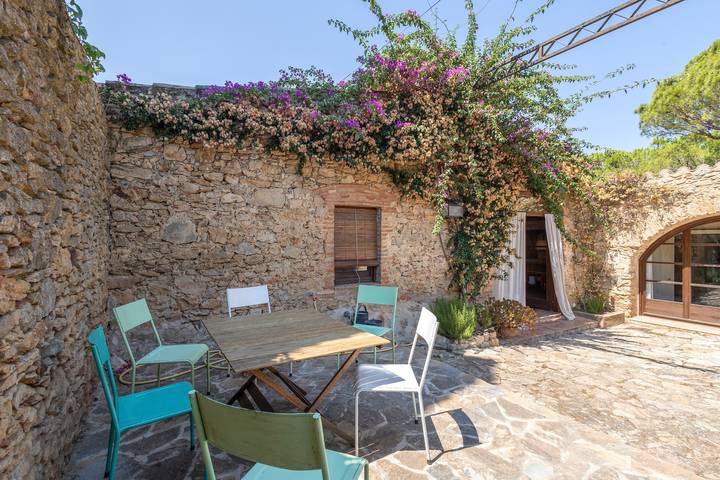 Casa rural para 6 personas, con Jardín en Baix Empordà