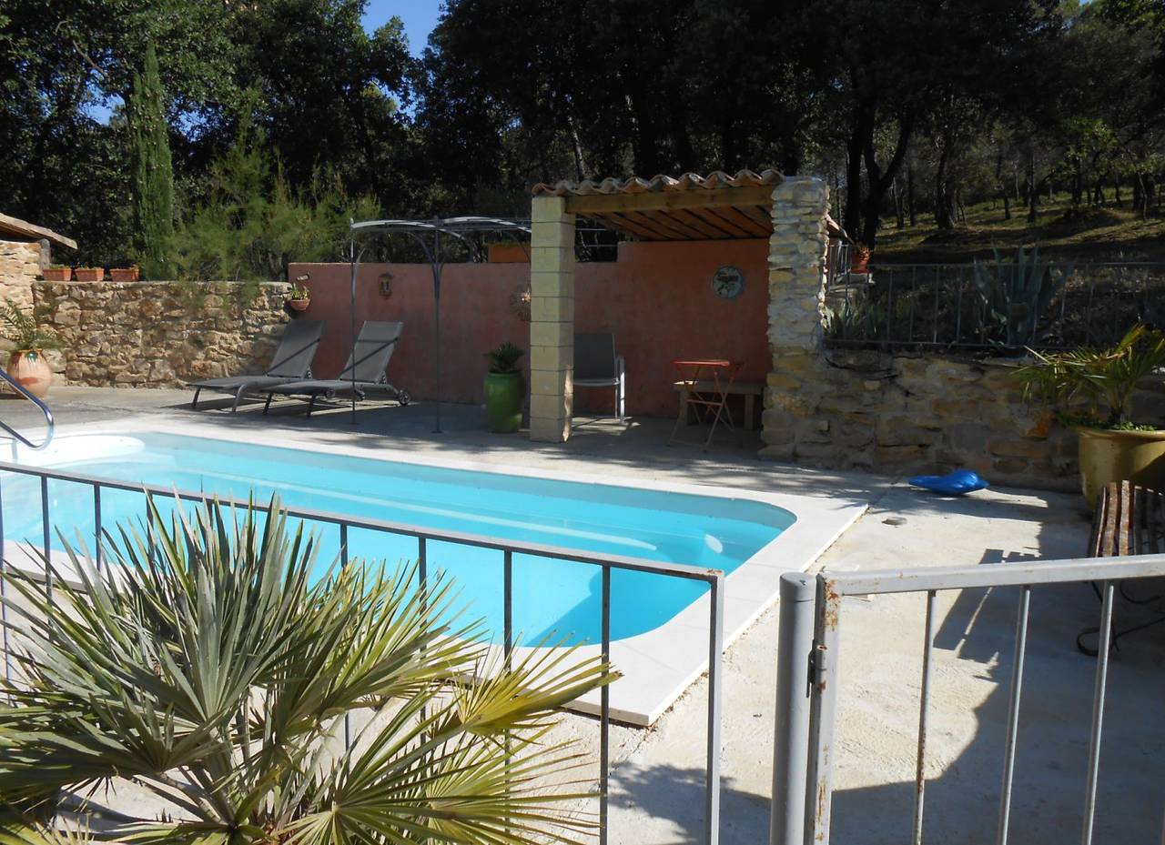 Gîte indépendant pour 4, avec piscine, à la campagne in Bollène, Vaucluse