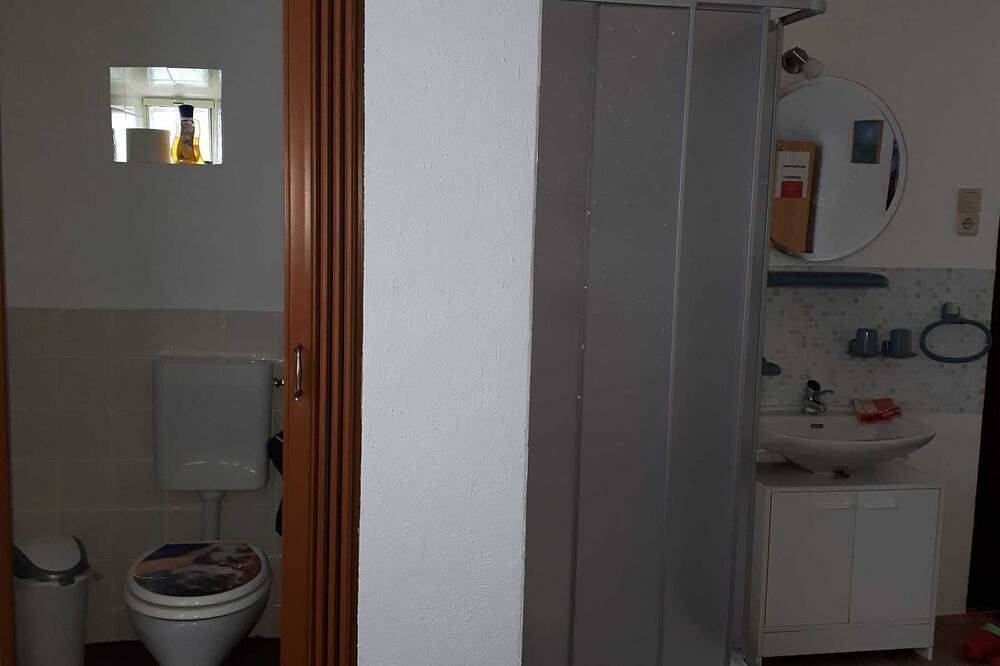 Ganze Wohnung, Ferienzimmer - Haus Ebel/Alte Schule in Putgarten, Rügen