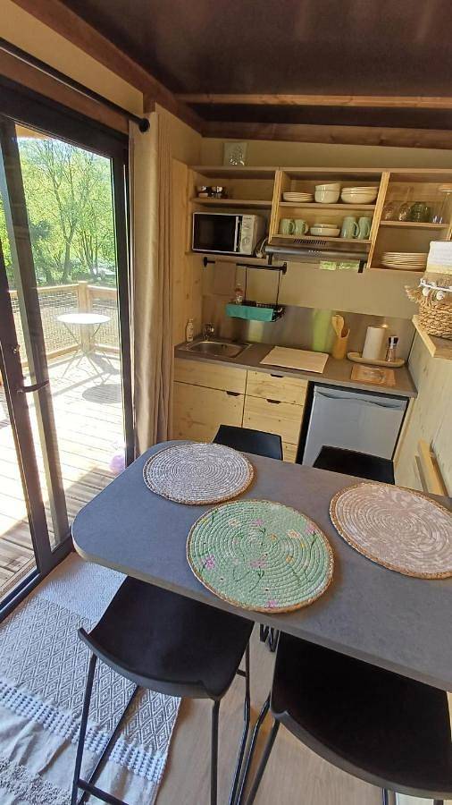 Camping pour 3 personnes, avec jardin et vue, animaux acceptés dans Haute-Garonne - 2