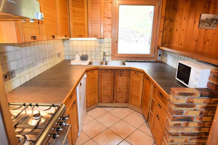 Gîte pour 12 personnes, avec vue, animaux acceptés à Mâcot-la-Plagne - 4