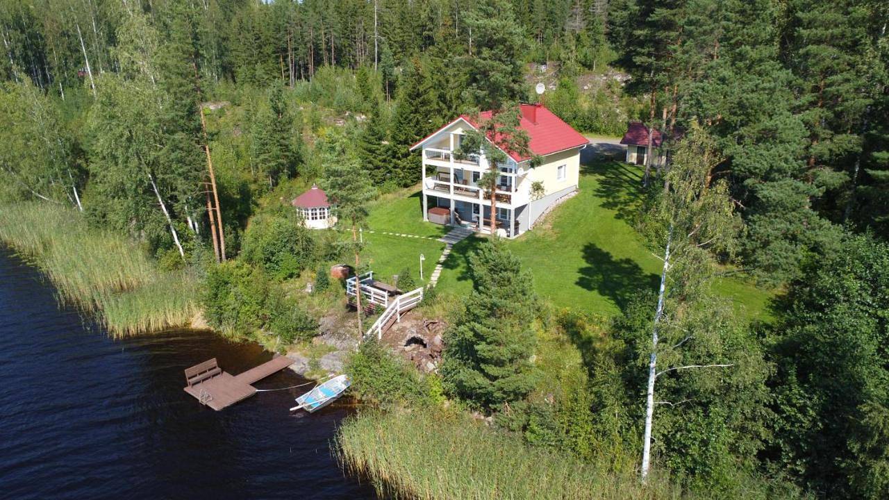 Villa Rantakallio with jacuzzi in Parikkala, Südkarelien