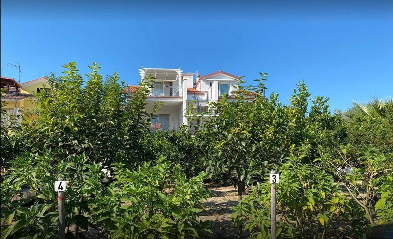 Appartamento per 4 persone, con Terrazza e Giardino nonché Panorama a Lido del Sole