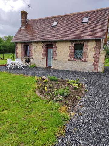 Gîte pour 4 personnes, avec terrasse ainsi que vue et jardin dans Mézidon Vallée d'Auge