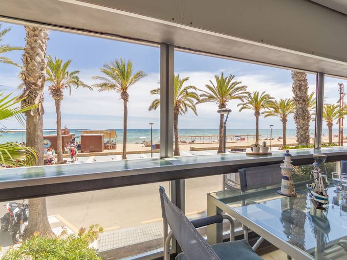 Last minute apartment for 6 people, with Balcony and Terrace in Salou