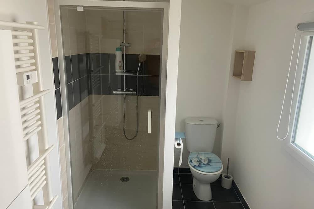 Quiet house with garden 2km from the beach and close to shops in Angoulins, La Rochelle region