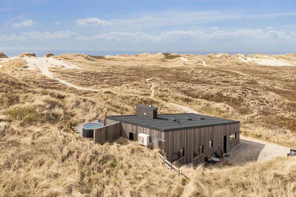 Stilvolles und modernes Ferienhaus in erster Reihe in Søndervig, Holmsland Klit