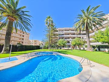 Gîte pour 4 personnes, avec terrasse ainsi que jardin et bassin pour enfant à Cambrils