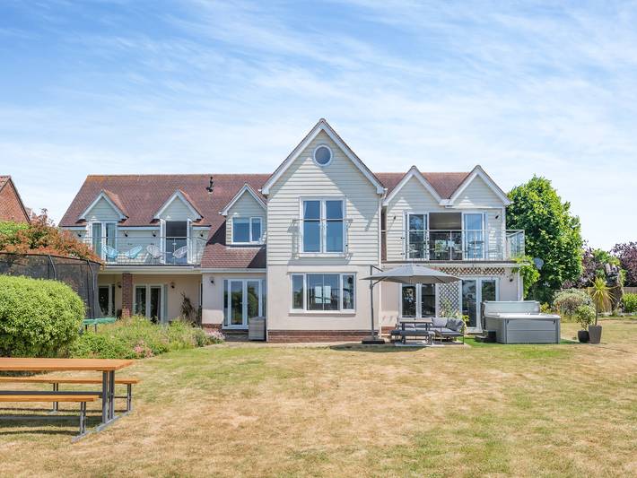 Holiday rental for 12 people, with garden in St Osyth