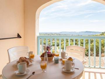 Camping pour 4 Personnes dans Grimaud, Région de Draguignan, Photo 3