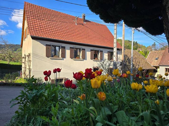 Appartement de vacances pour 4 personnes, avec Jacuzzi et Terrasse ainsi que Jardin et Vue
