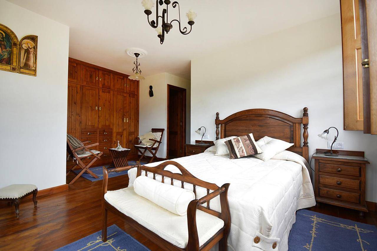 Four-Bedroom Holiday Home in Meis, Costa de Galicia