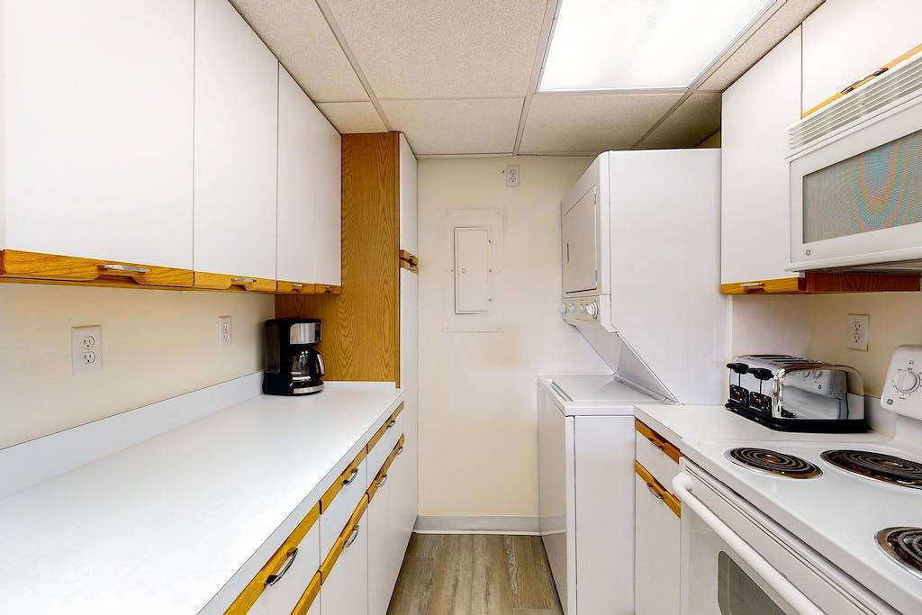 Ganze Wohnung, Sea Colony 2nd floor condo with pool, tennis, balcony, washer/dryer, elevator in Sea Colony, Middlesex Beach