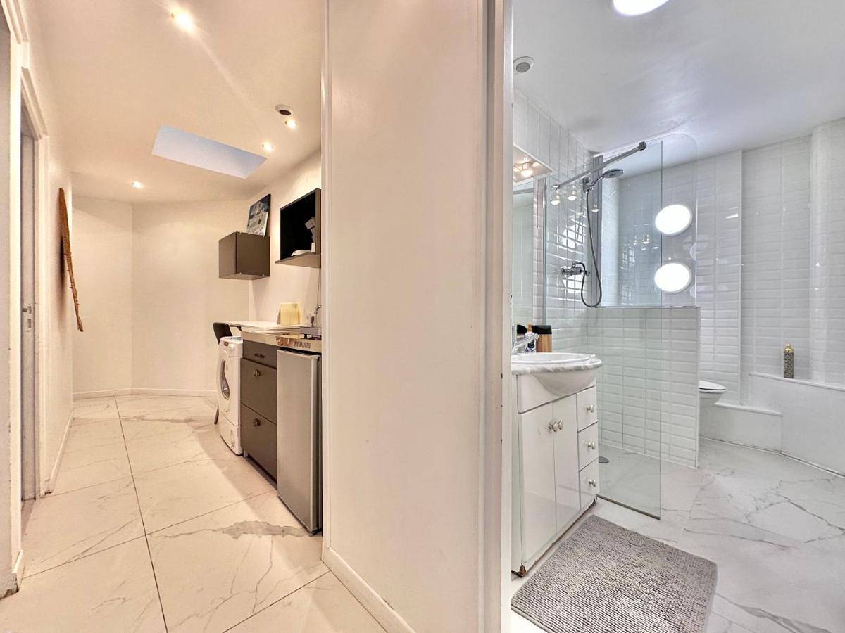 Appartement entier, Two-Bedroom Apartment in Mons-en-Barœul, Région de Lille