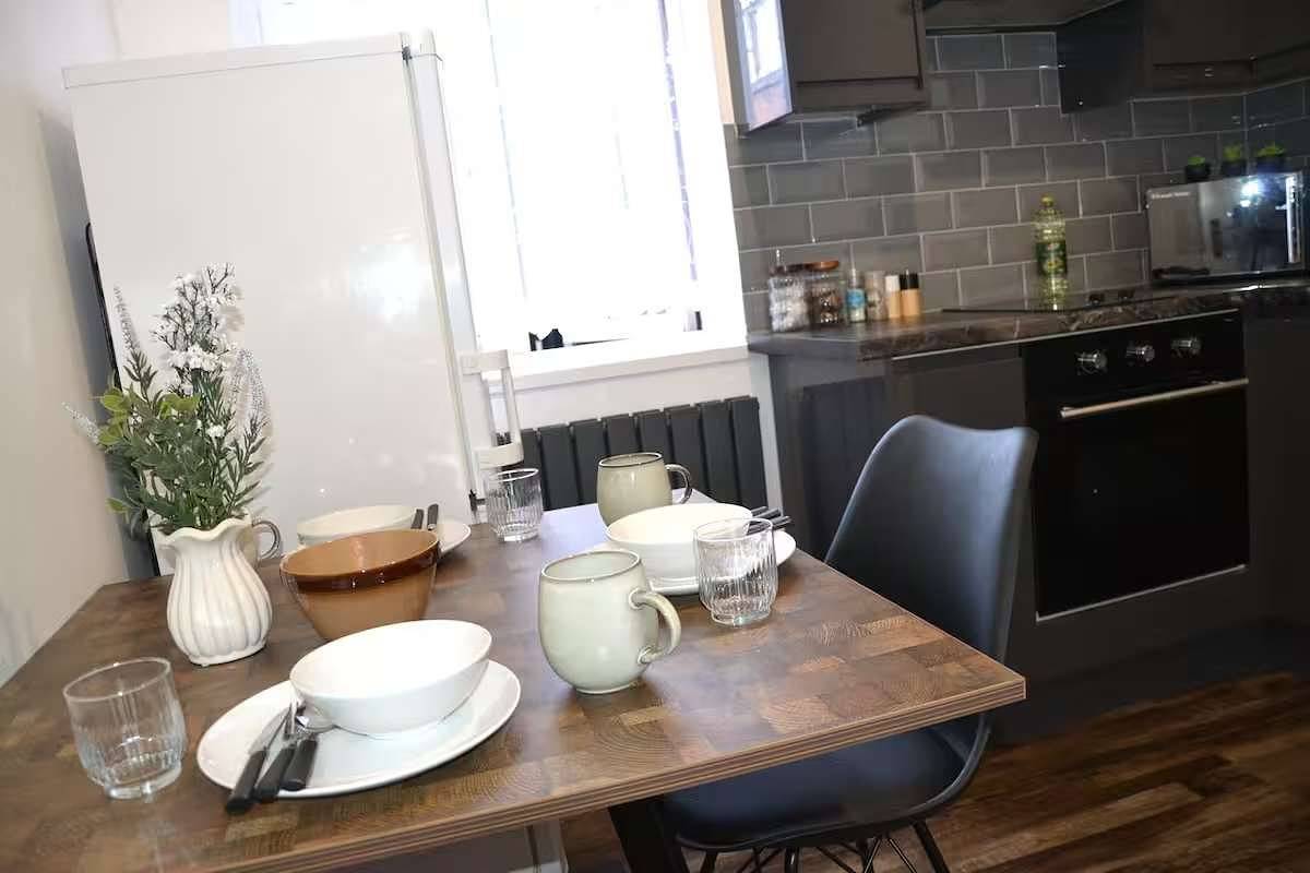 Entire holiday apartment, Sleek Apartment in Cosy Coventry in Coventry, Birmingham Area