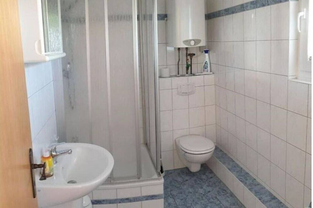 Ganze Wohnung, Ferienbungalow \"Binz\" / 35 qm / Terasse in Putbus, Rügen